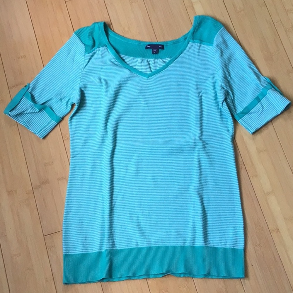 Gap Summer sweater, tab sleeves, like new